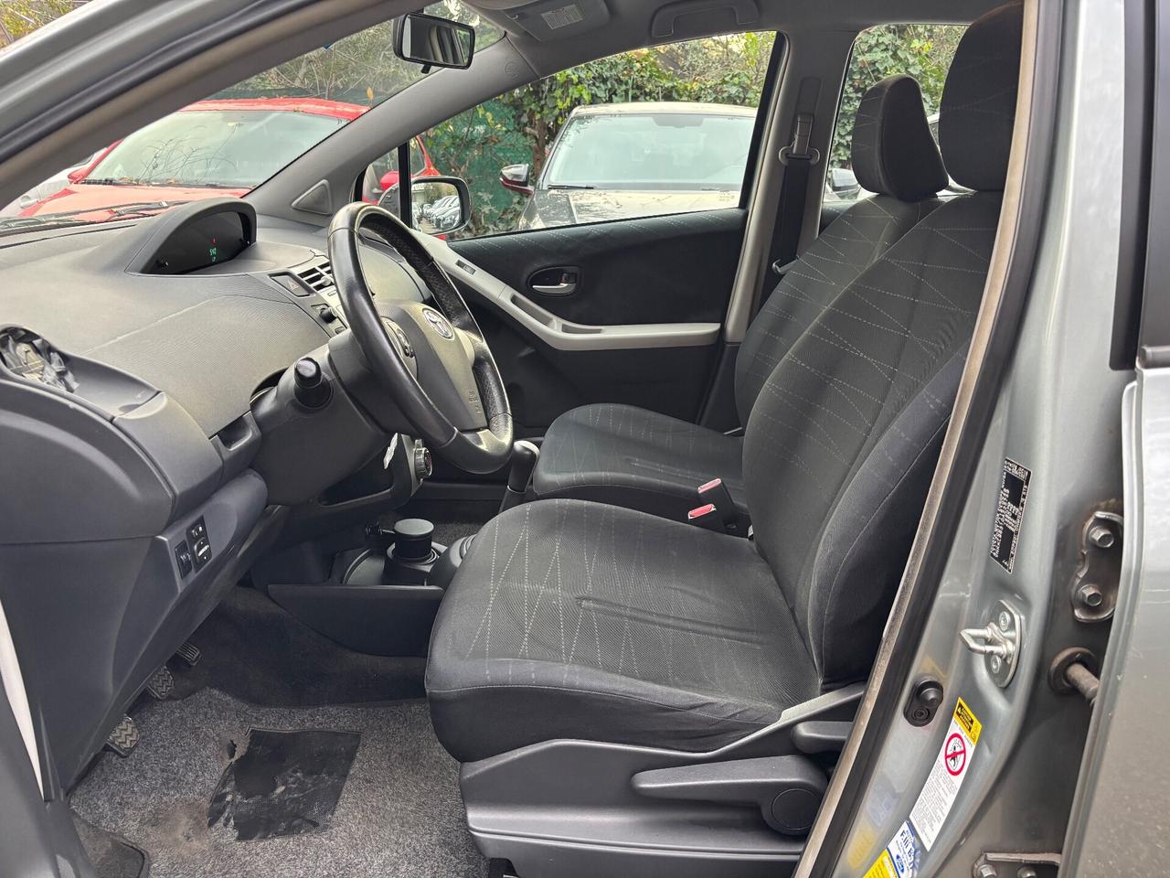 Toyota Yaris 1.3 5 porte sol OK NEOPATENTATI