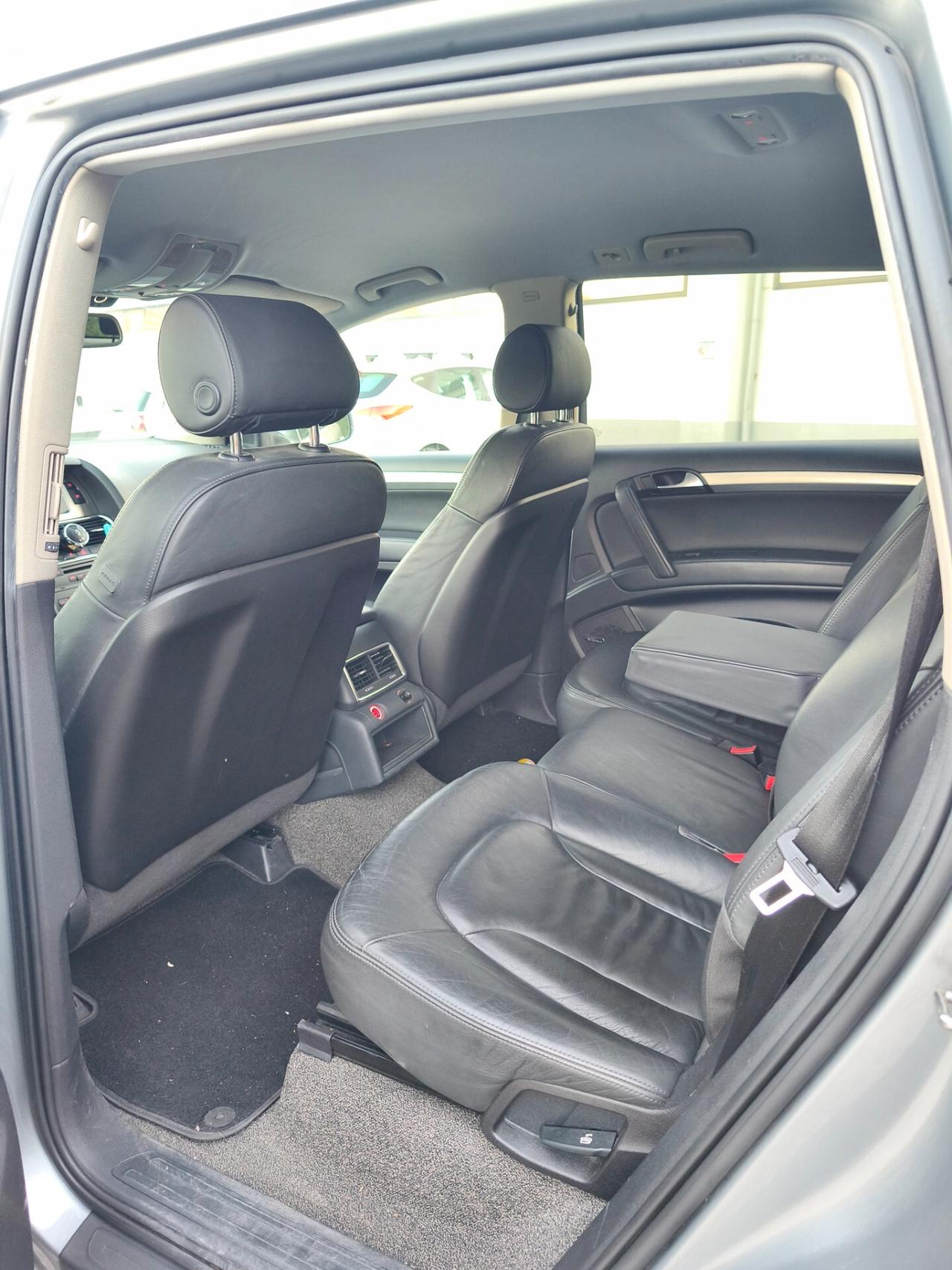 Audi Q7 3.0 V6 TDI 233CV 4x4 7posti buon stato