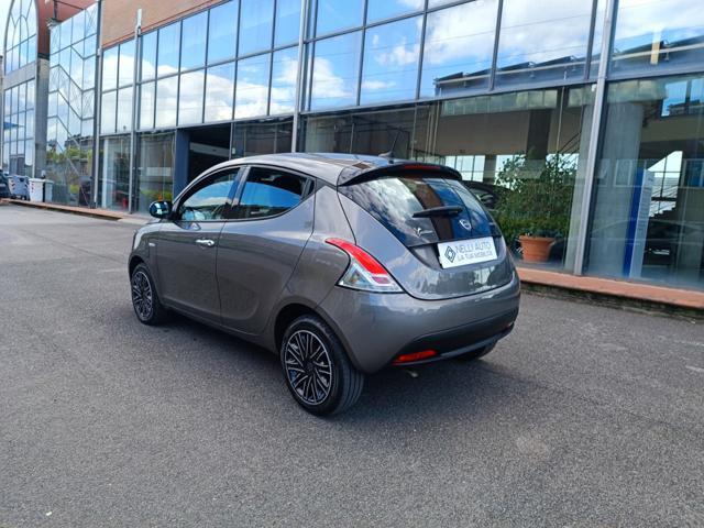 LANCIA Ypsilon 1.0 FireFly 5 porte S&S Hybrid Silver Plus