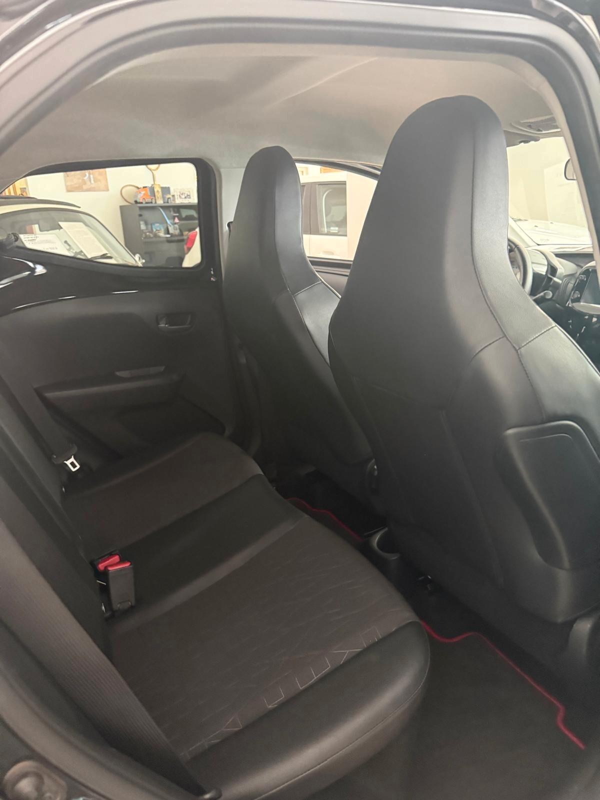 Toyota Aygo Connect 1.0 VVT-i 69 CV 5 porte x-play TSS