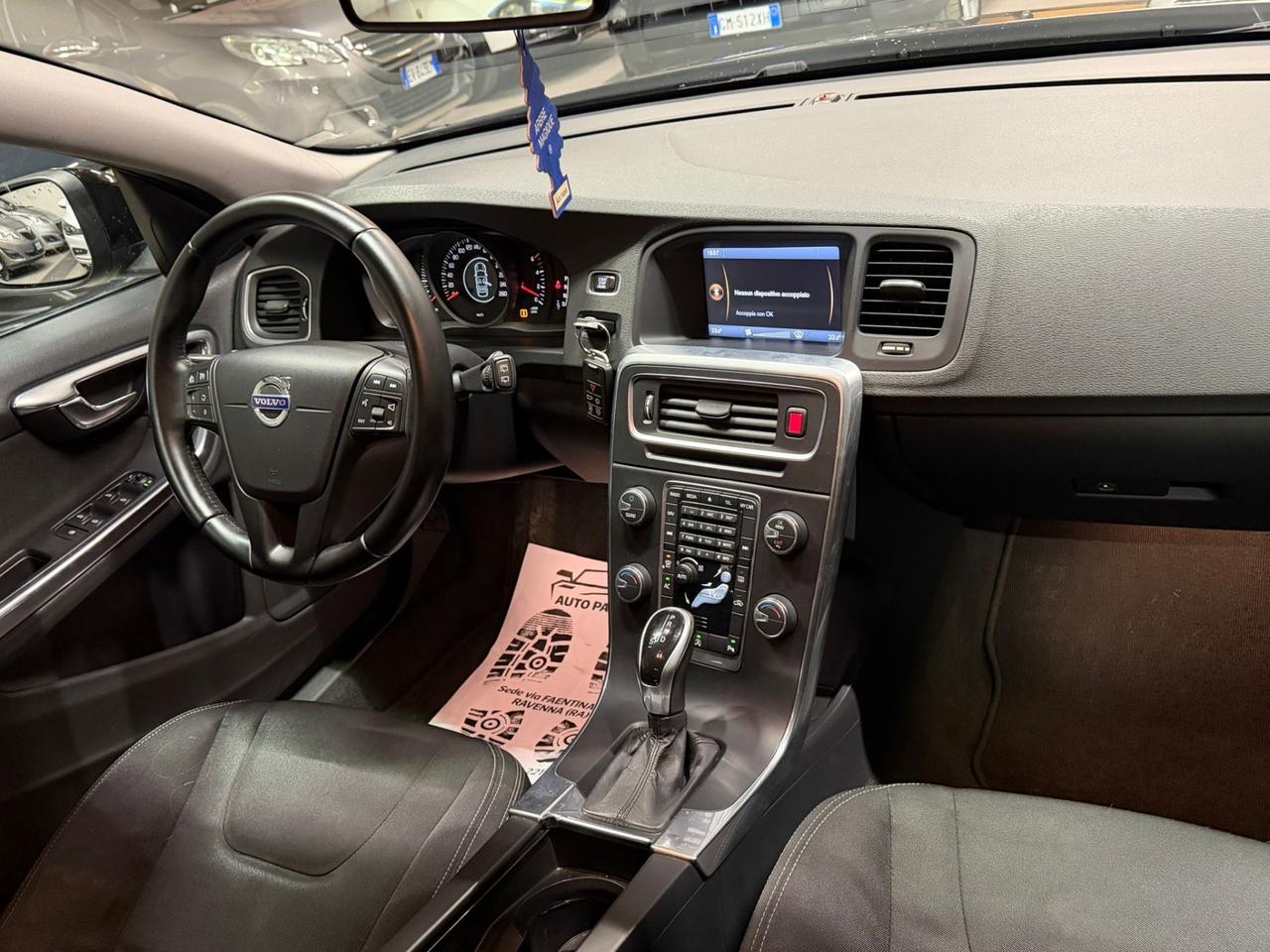 Volvo V60 D2 1.6 Powershift R-design Momentum