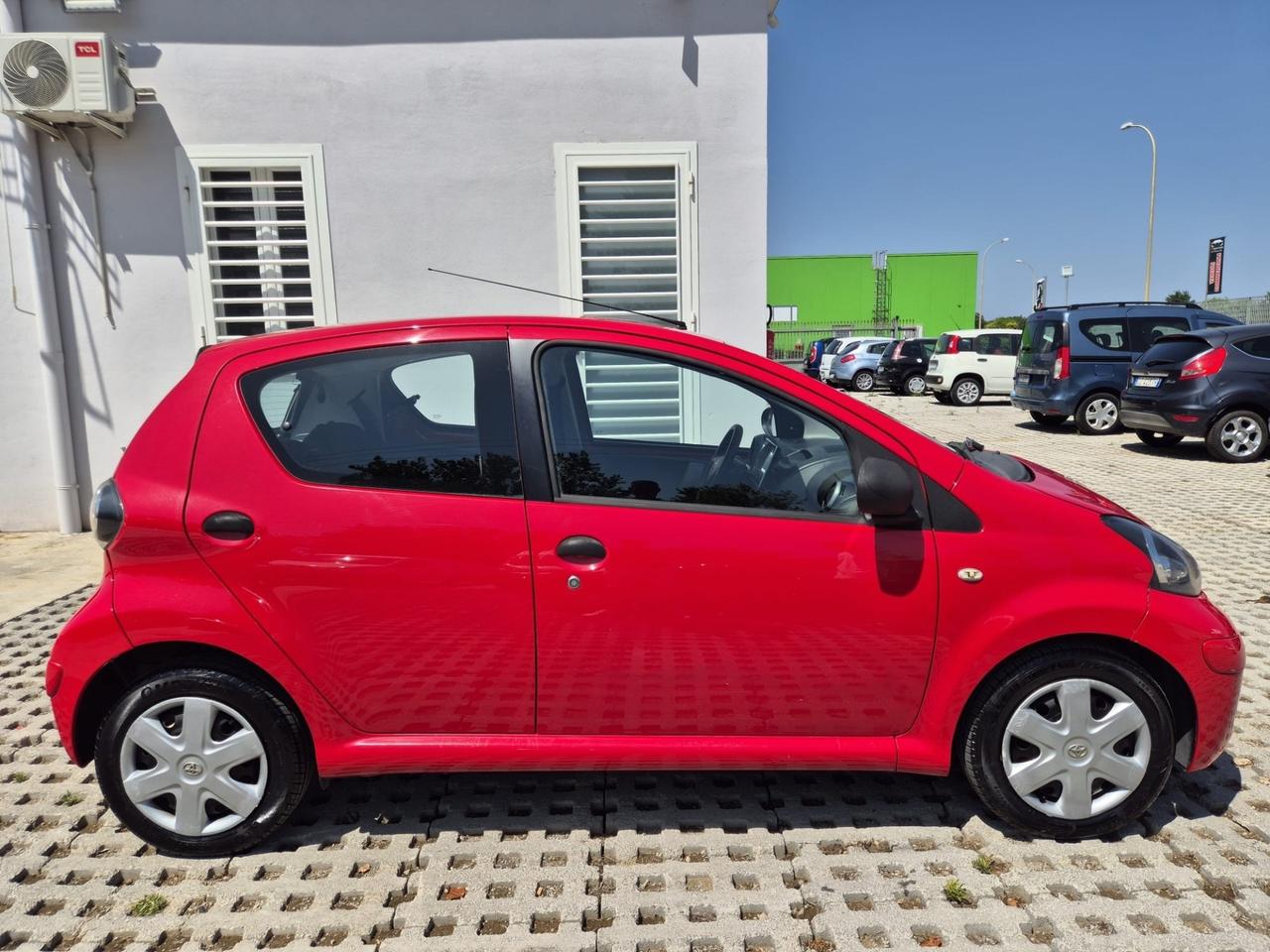 Toyota Aygo 1.0 12V VVT-i 5 porte Sol