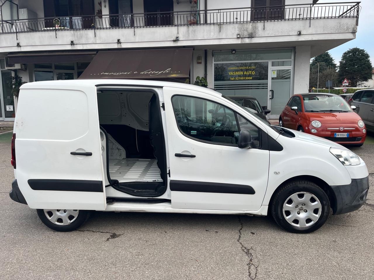 Peugeot Partner Autocarro/la portata:616KG/Euro5B con FAP/3Posti e 4Porte/