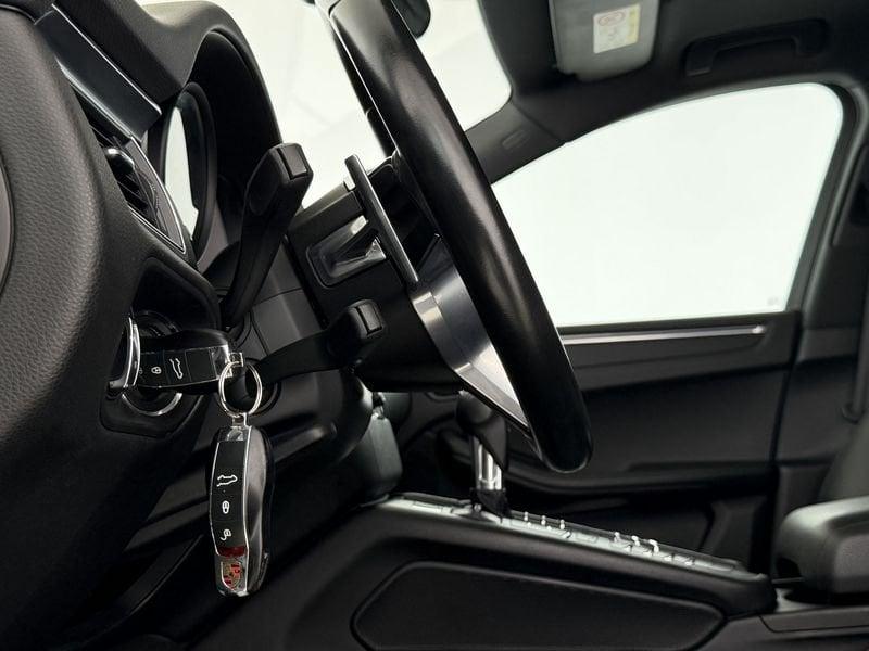 Porsche Macan 2.0 TETTO PANORAMICO - SOSP - IVA ESPOSTA