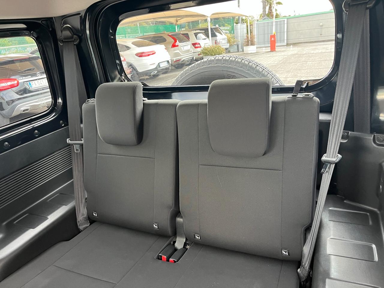 Suzuki Jimny 1.5 5MT Top