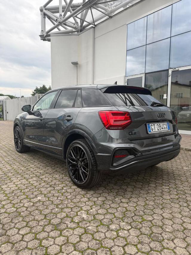 AUDI Q2 35 TFSI S tronic Identity Black