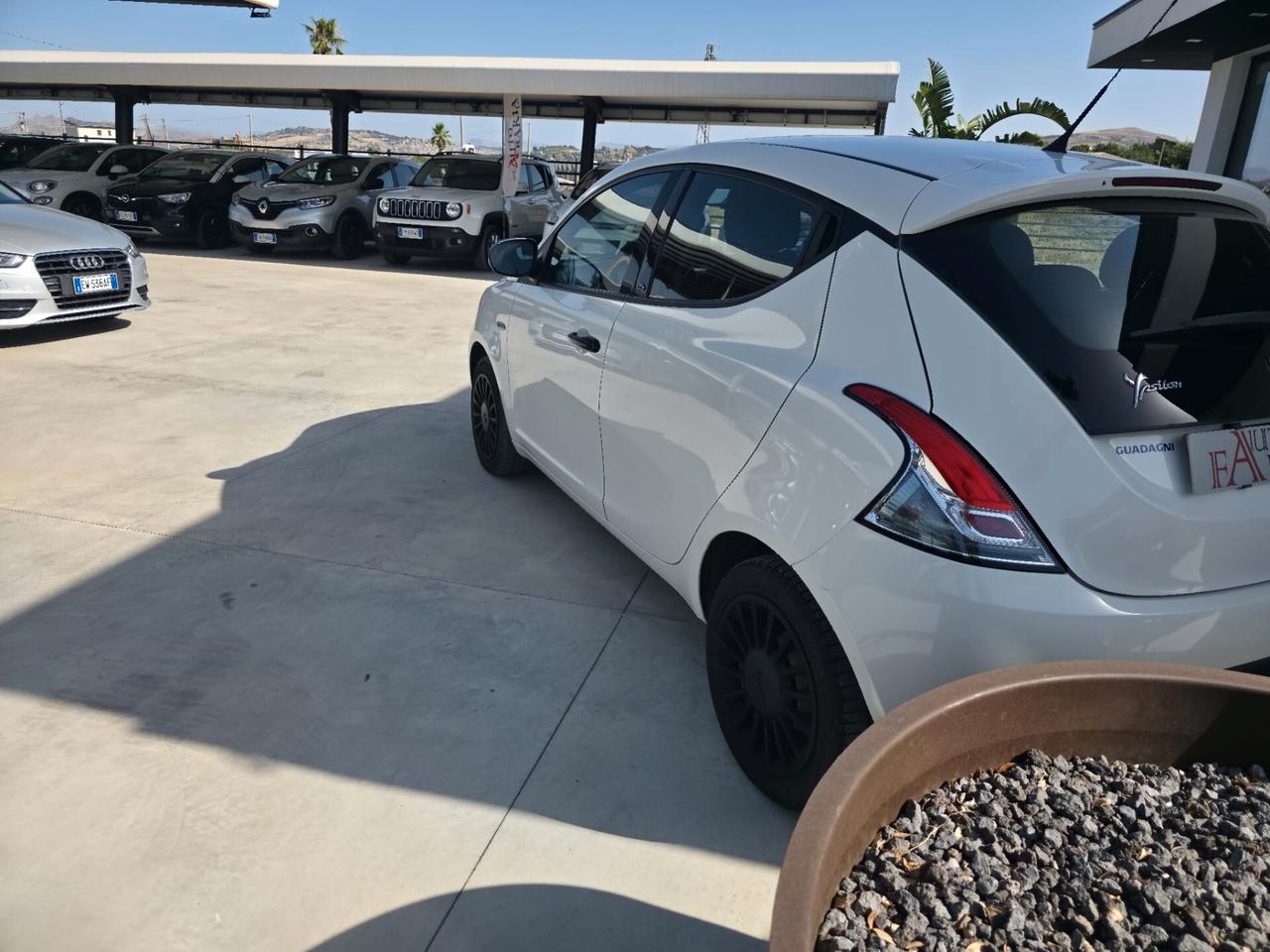 Lancia Ypsilon 1.2 69 CV 5 porte Platinum