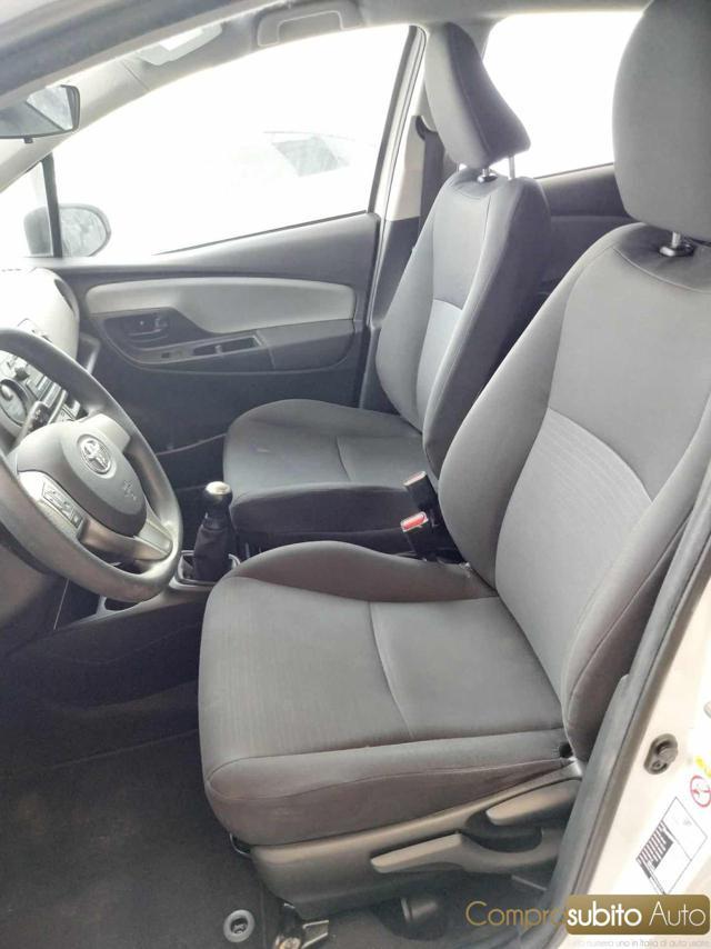 TOYOTA Yaris 1.0 5 porte Lounge ( Garanzia 12 Mesi)