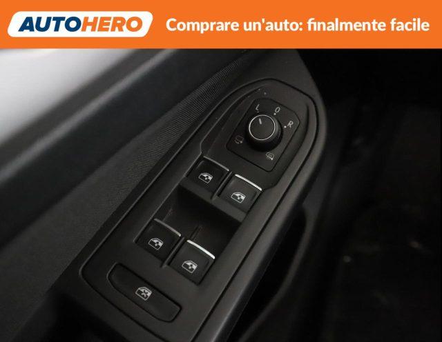 VOLKSWAGEN Golf 1.0 eTSI EVO DSG Life