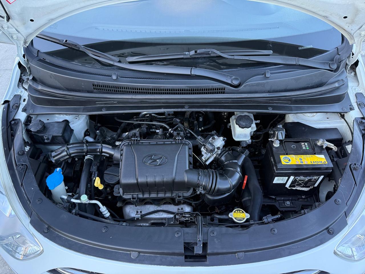 Hyundai i10 1.1 Cambio Automatico