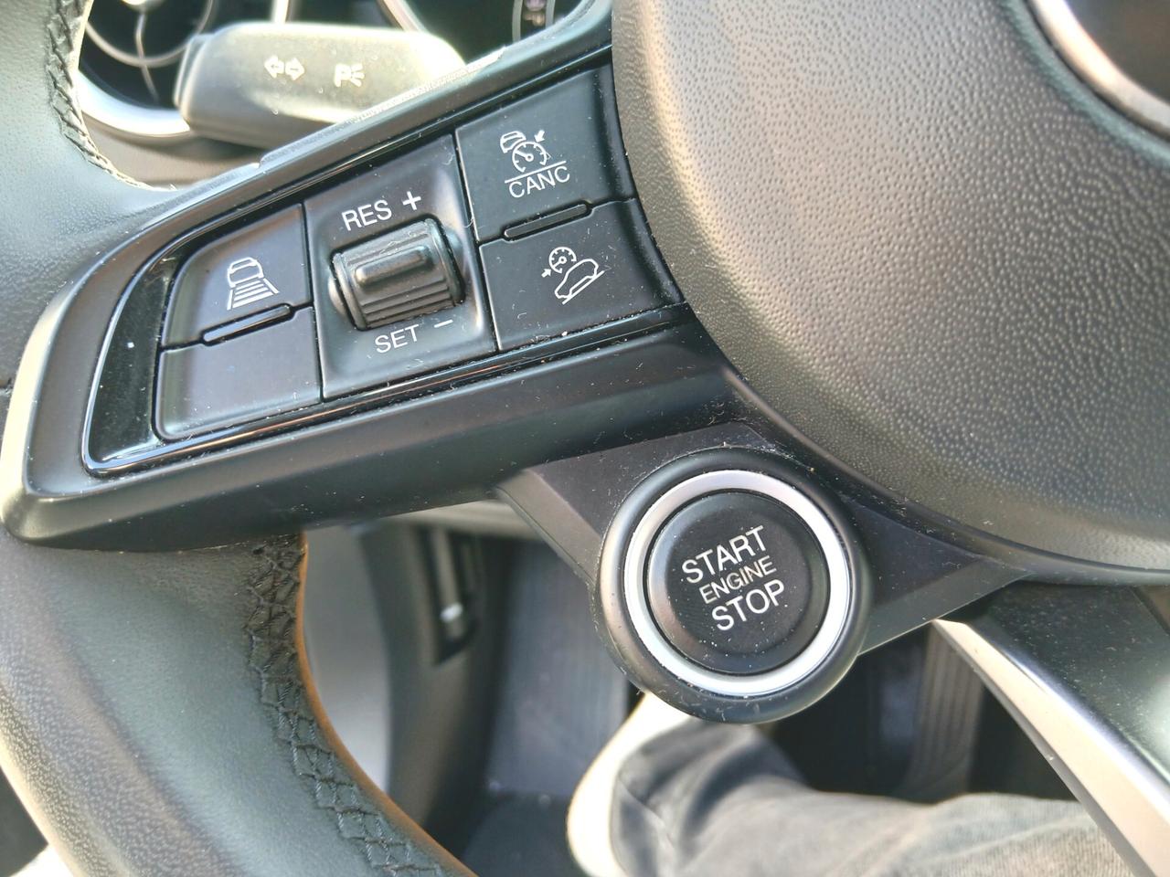 Alfa Romeo Stelvio 2.2 Turbodiesel 160 CV AT8 RWD