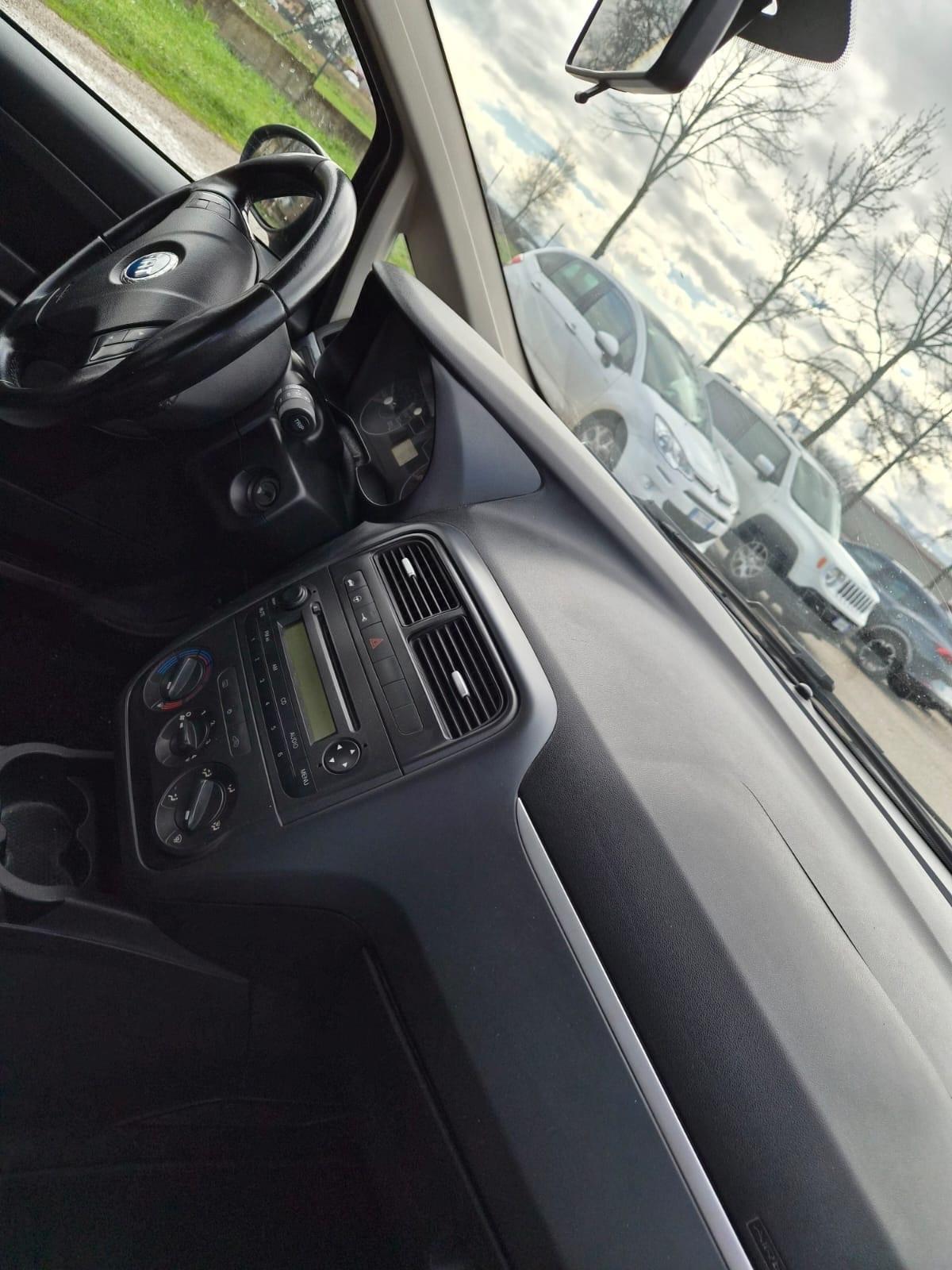 Fiat Grande Punto 1.3 MJT 75 CV 5 porte