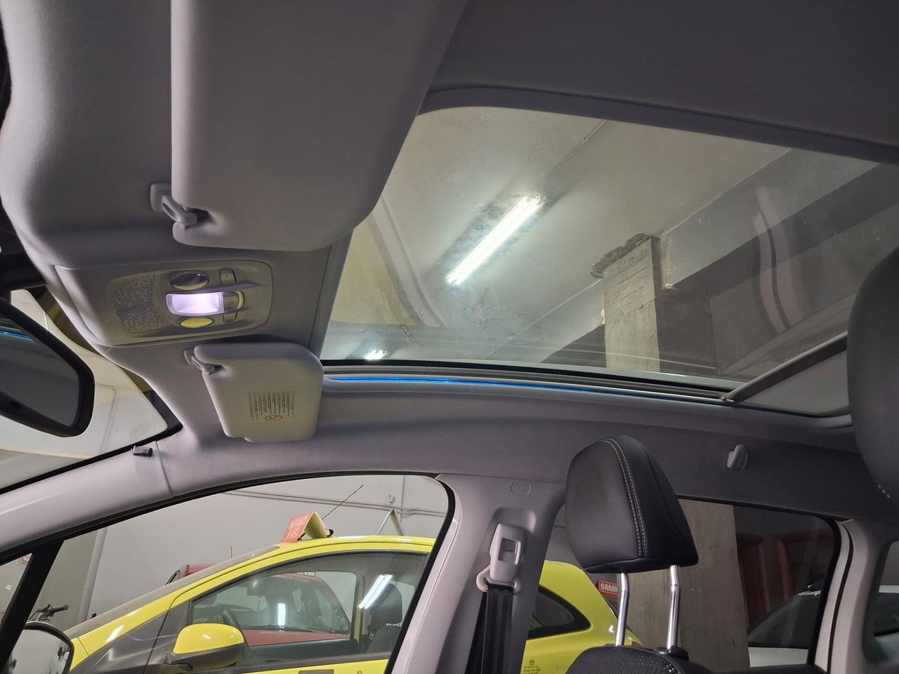 Peugeot 2008 1.6 e-HDi Allure Tetto / Nav/ 2013 unico prop