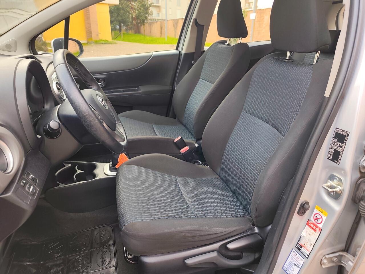 Toyota Yaris 1.4 D 5 porte 1 proprietario neopatentati