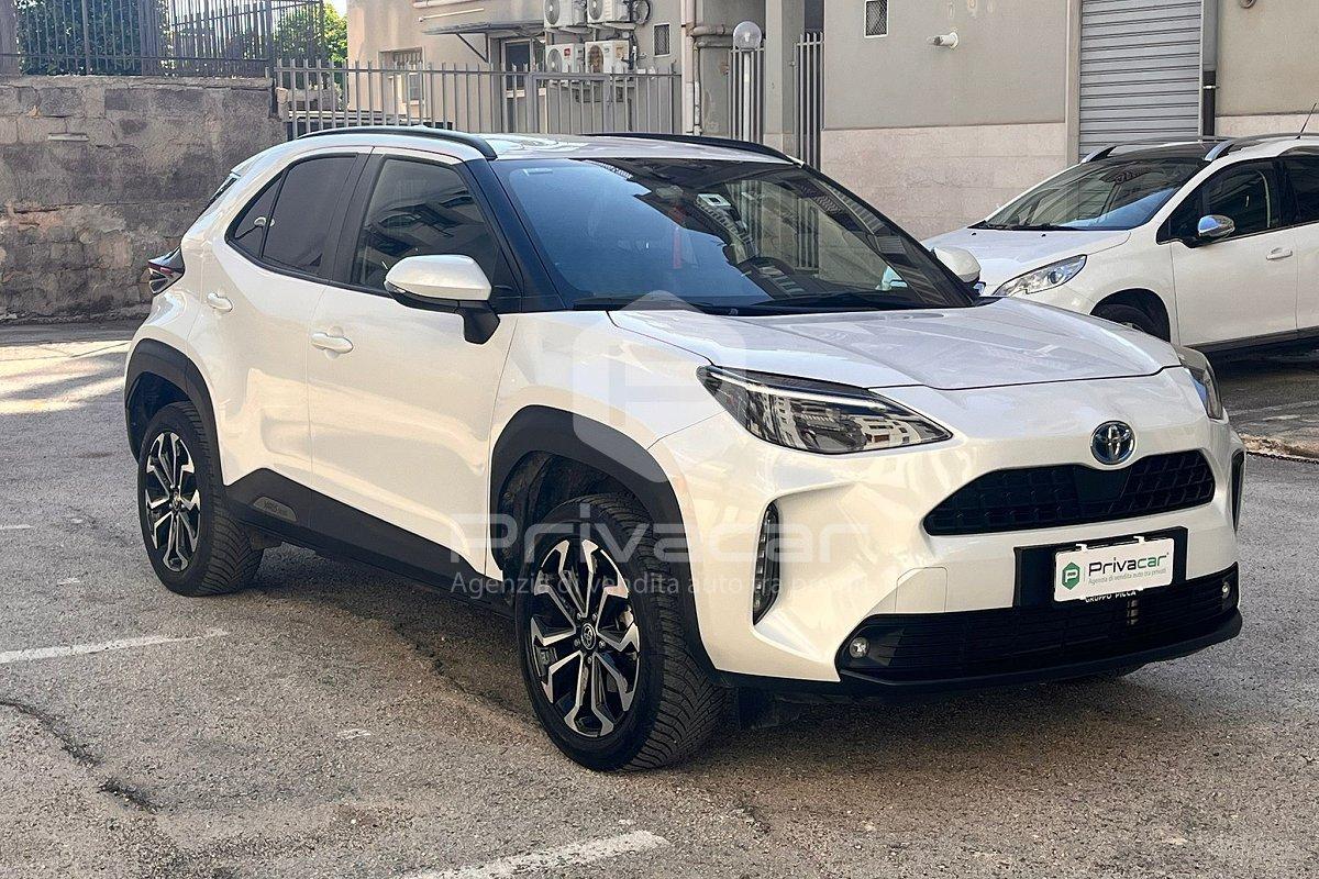 TOYOTA Yaris Cross 1.5 Hybrid 5p. E-CVT AWD-i Business