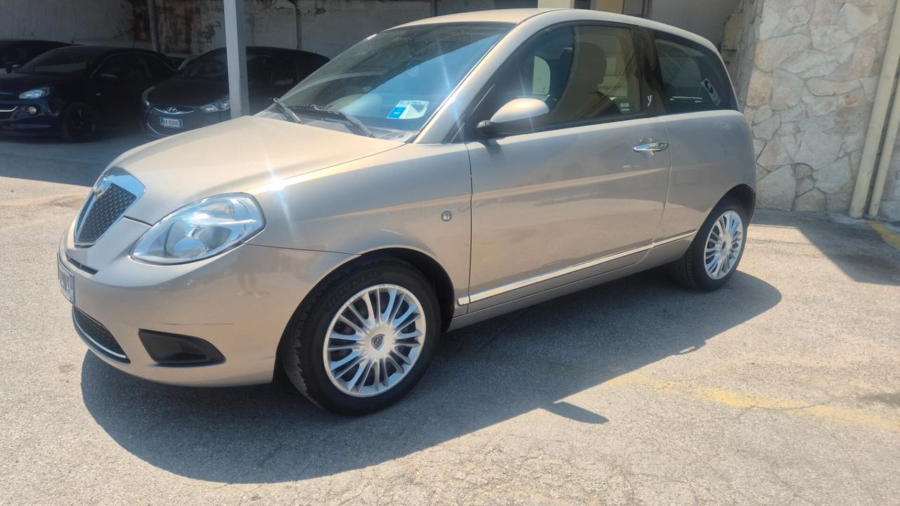 Lancia Ypsilon 1.2 Oro Giallo