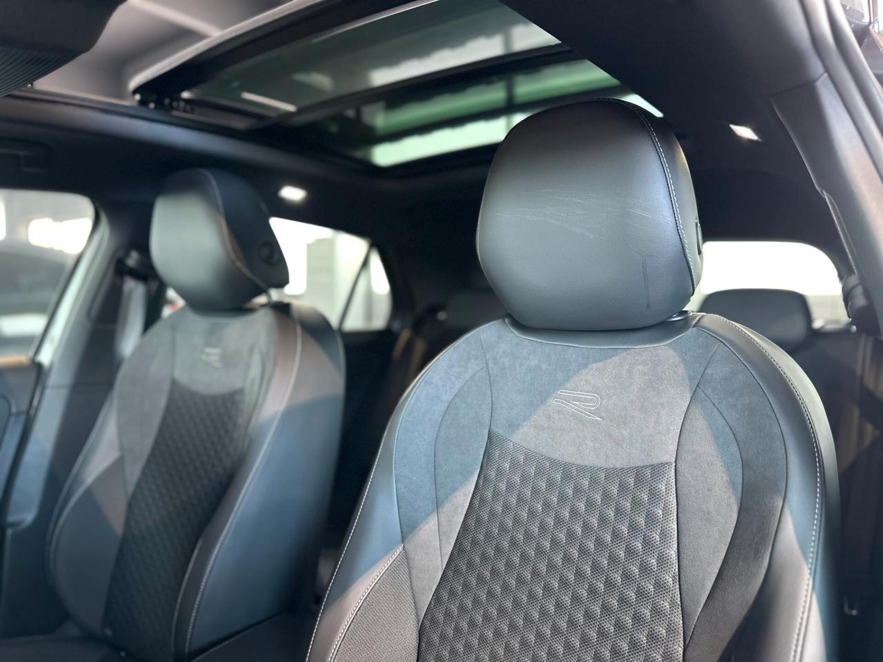 Volkswagen T-Roc 1.5 eTSI ACT 150 CV DSG R-Line