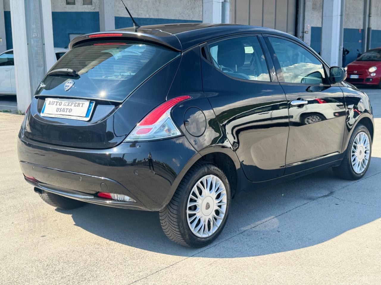 Lancia Ypsilon 1.2 69 CV 5 porte Platinum 2016