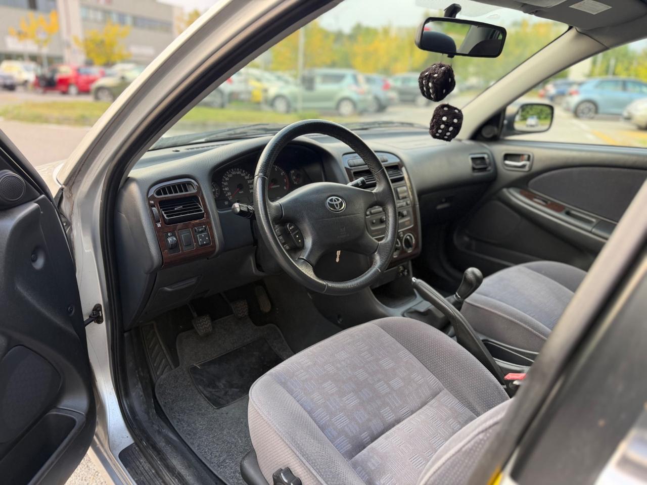 Toyota Avensis 1.6i 16V cat*Neopatentati*Solo 131000km