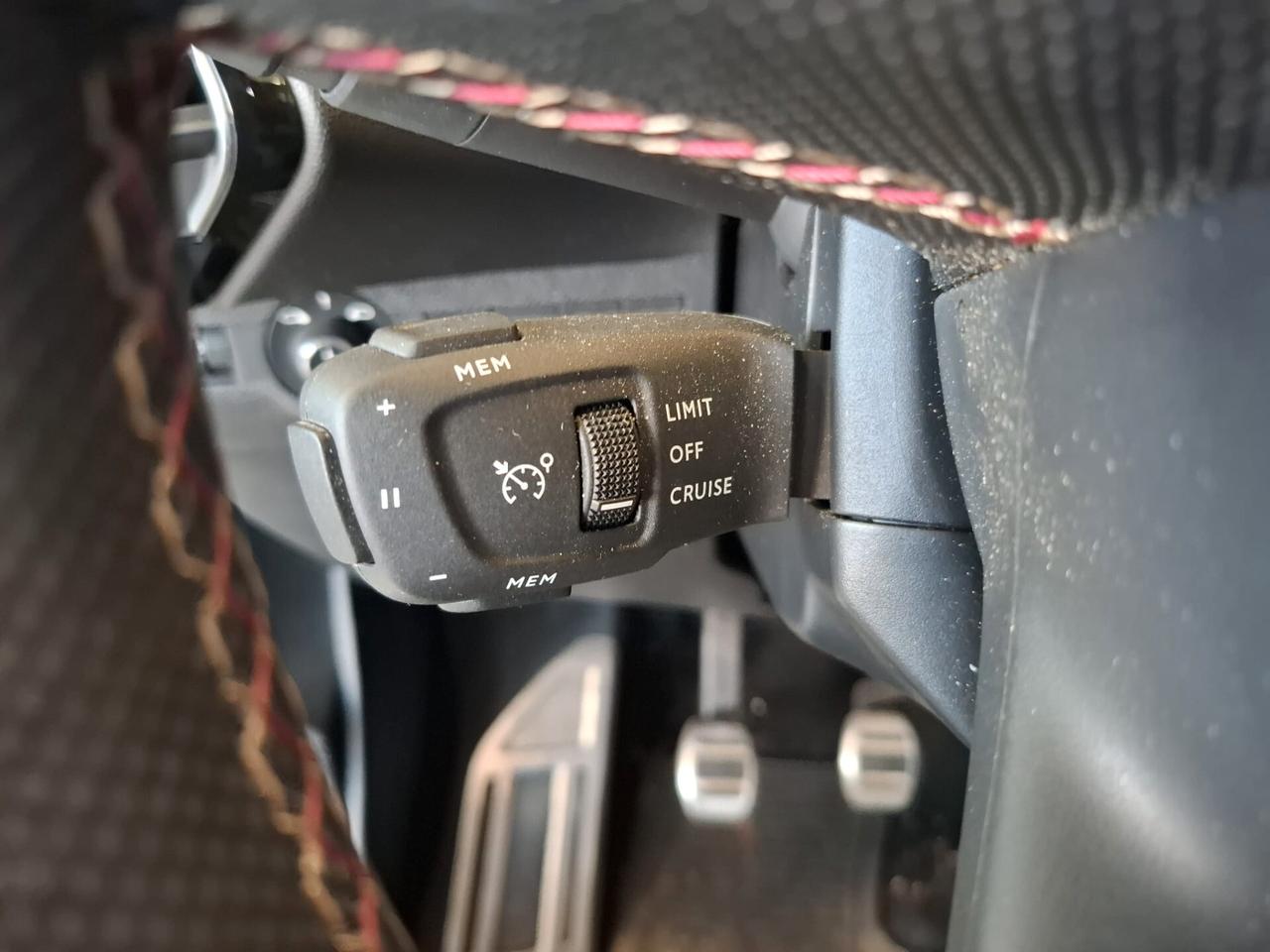 DS Automobiles DS 7 Crossback Performance Line Benzina Manuale