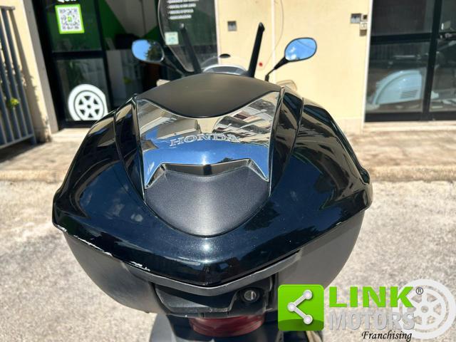 HONDA SH 300 i Bauletto e Visiera inclusi