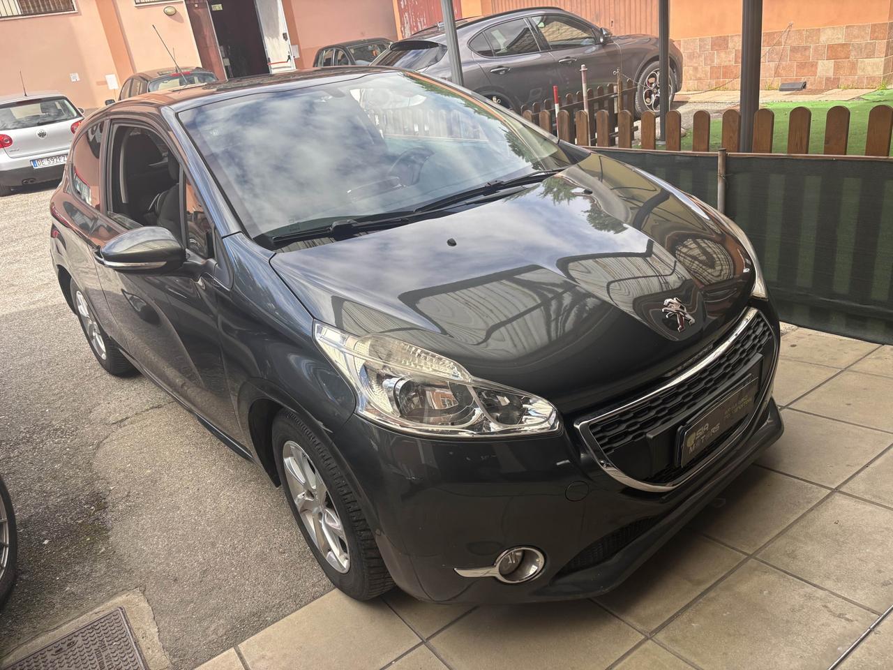 Peugeot 208 1.2 VTi Allure 3 porte