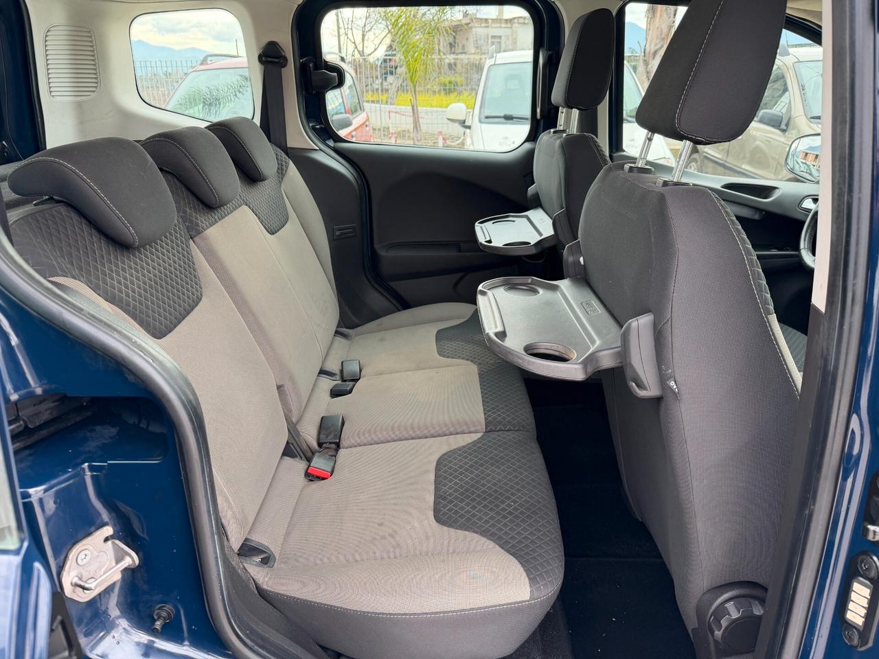 FORD TOURNEO COURIER 2017 1.0 BENZ 74.000 KM