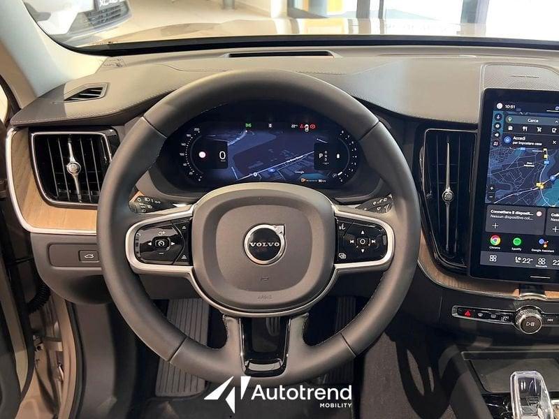 Volvo XC60 B5 250 CV AWD Mild Hybrid Benzina Automatica Ultra Dark