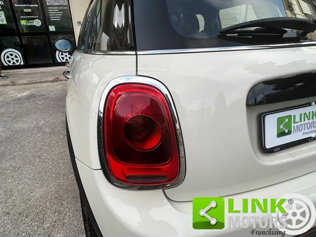 MINI Cooper D .