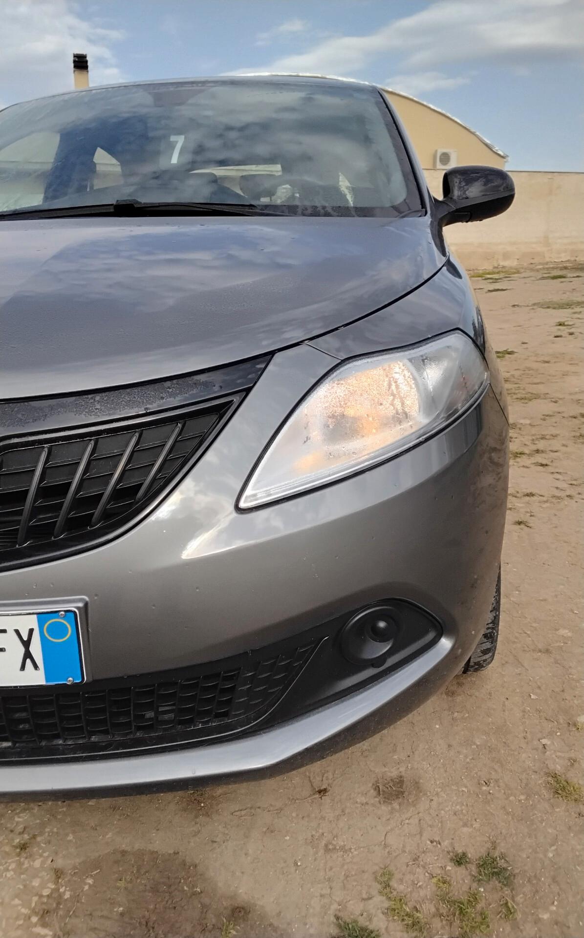 Lancia Ypsilon 1.0 FireFly 5 porte S&S Hybrid UnYca