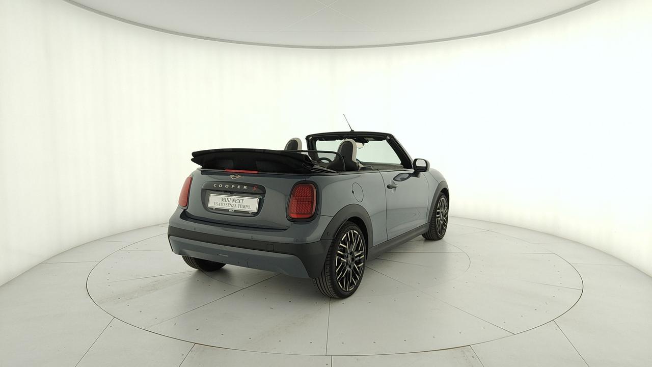 MINI Mini Cooper Cabrio F67 - Mini Cooper Cabrio 2.0 S Favoured auto