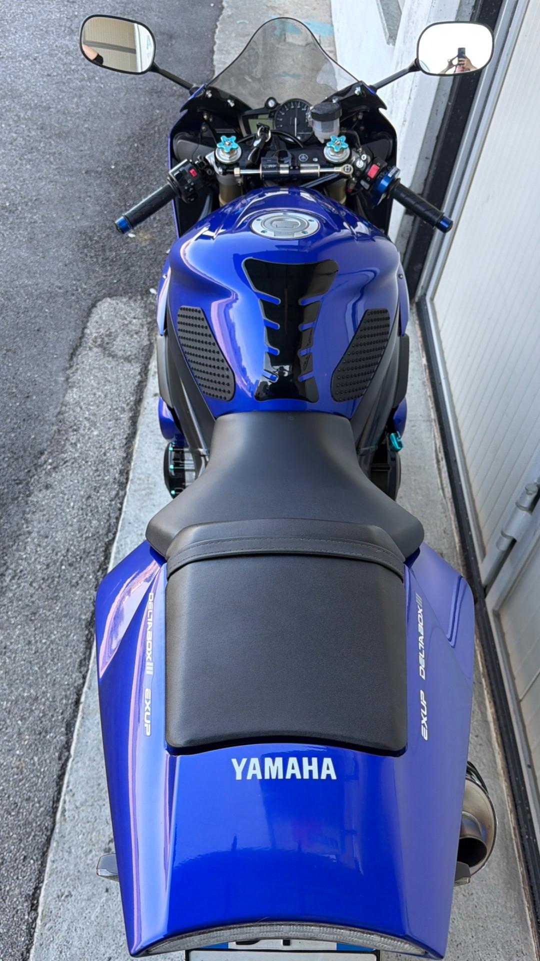 Yamaha YZF R1