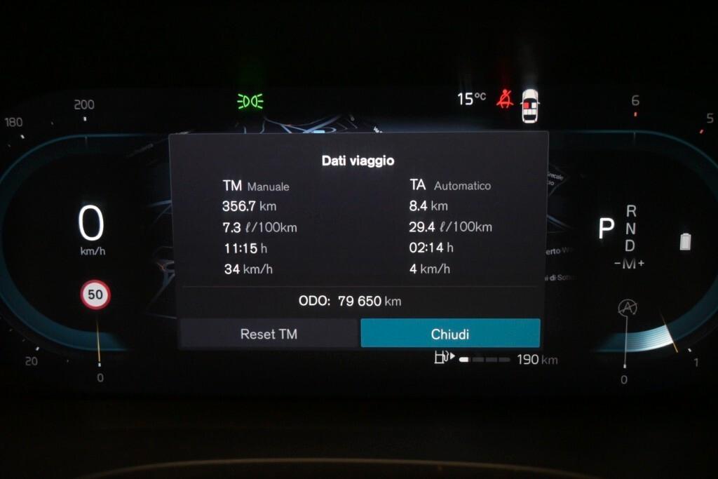 VOLVO XC60 2.0D 197CV B4 (D) GEARTRONIC MOMENTUM ( FARI LED - COCKPIT - NAVI - SENSORI POST. - CERCHI 18 )