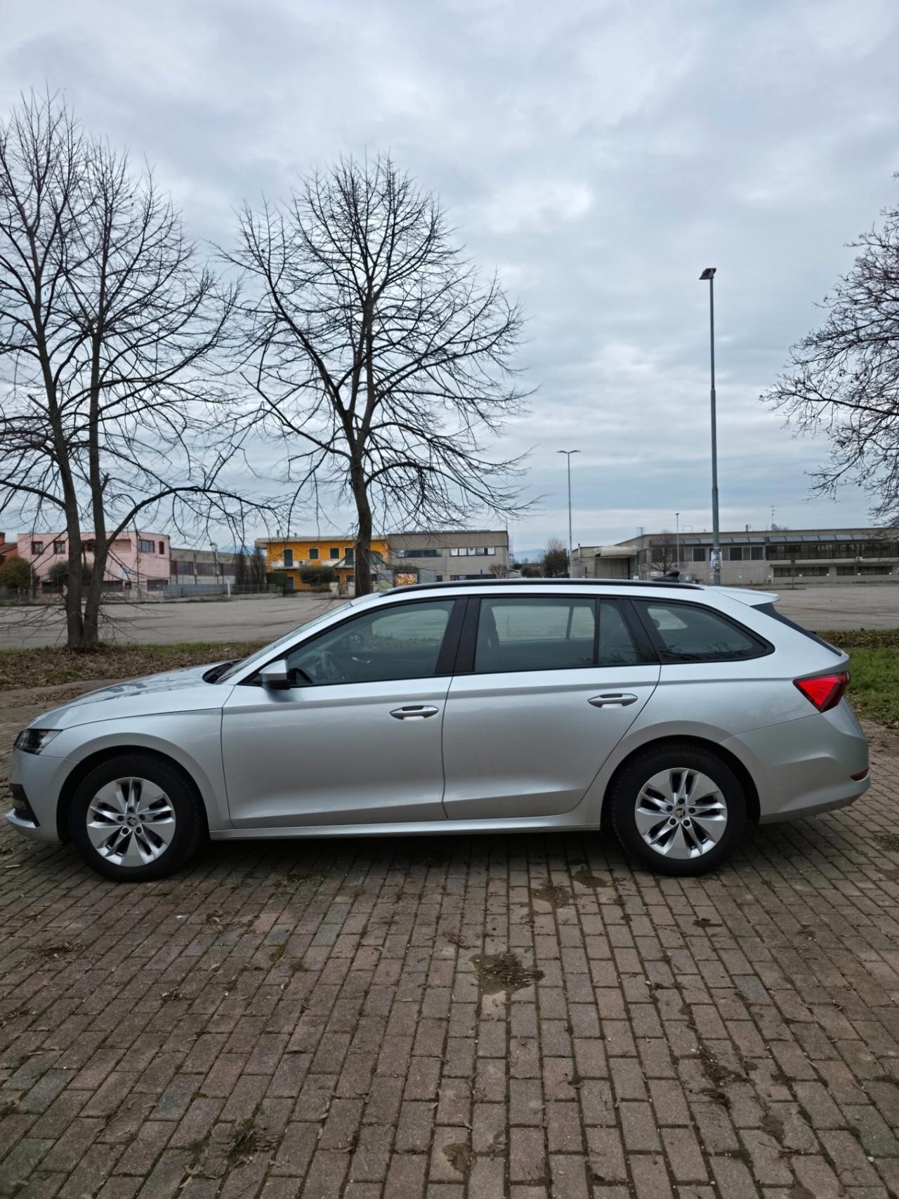 Skoda Octavia 2.0 TDI EVO DSG Wagon Executive 115CV