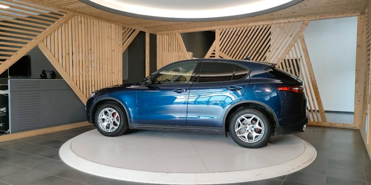 Alfa Romeo Stelvio 2.2 t Business rwd 160cv auto