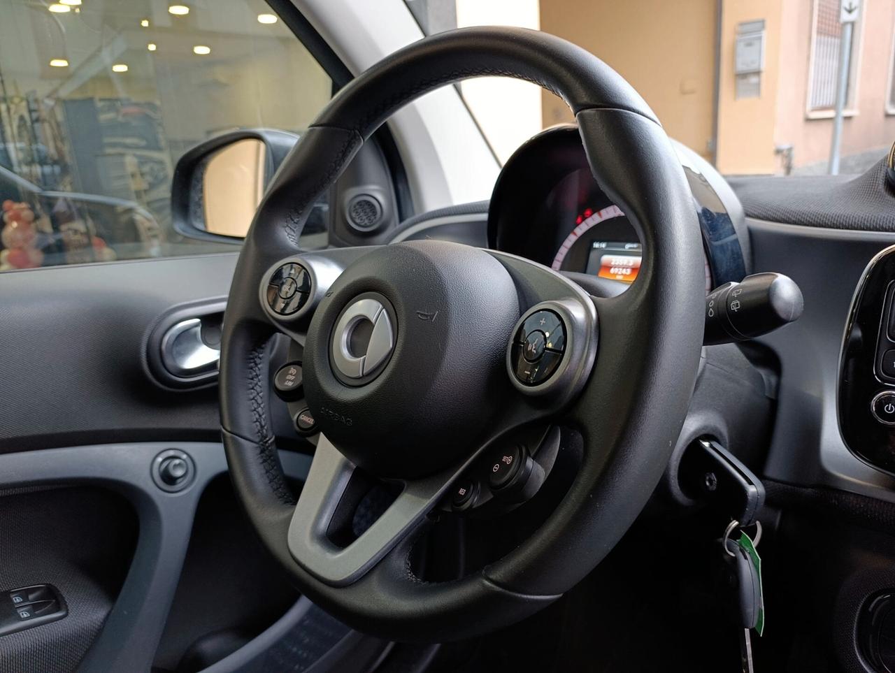 Smart ForTwo 90 0.9 Turbo twinamic Passion Nero e Opaco Navi full