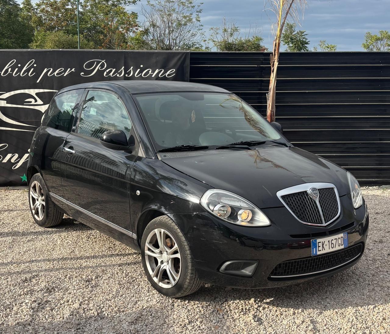Lancia Ypsilon 1.2 69 CV Unyca