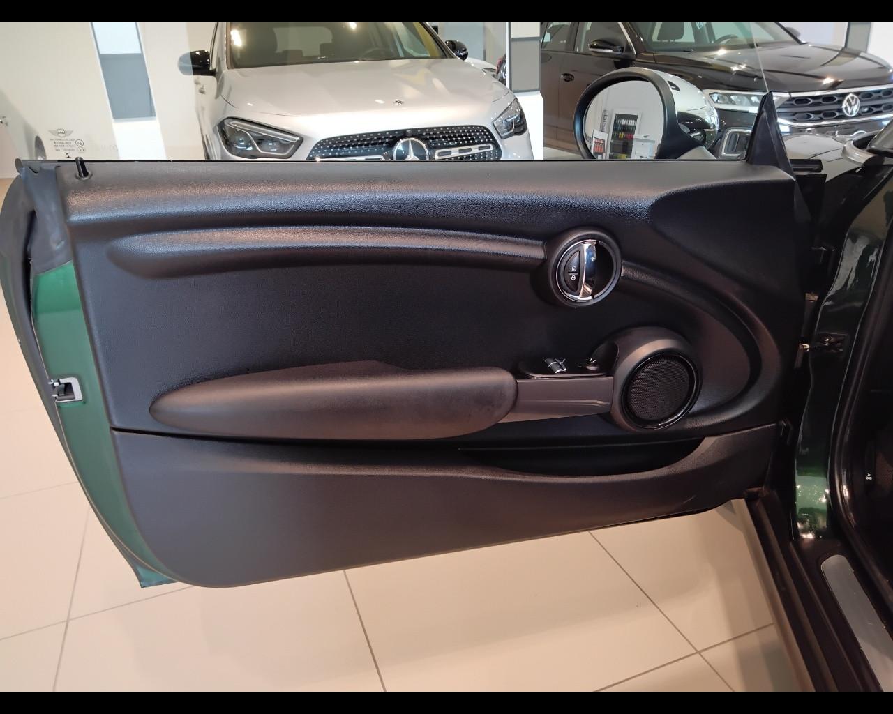 MINI Mini IV F55-F56 2014 - Mini 1.2 One 75cv 3p