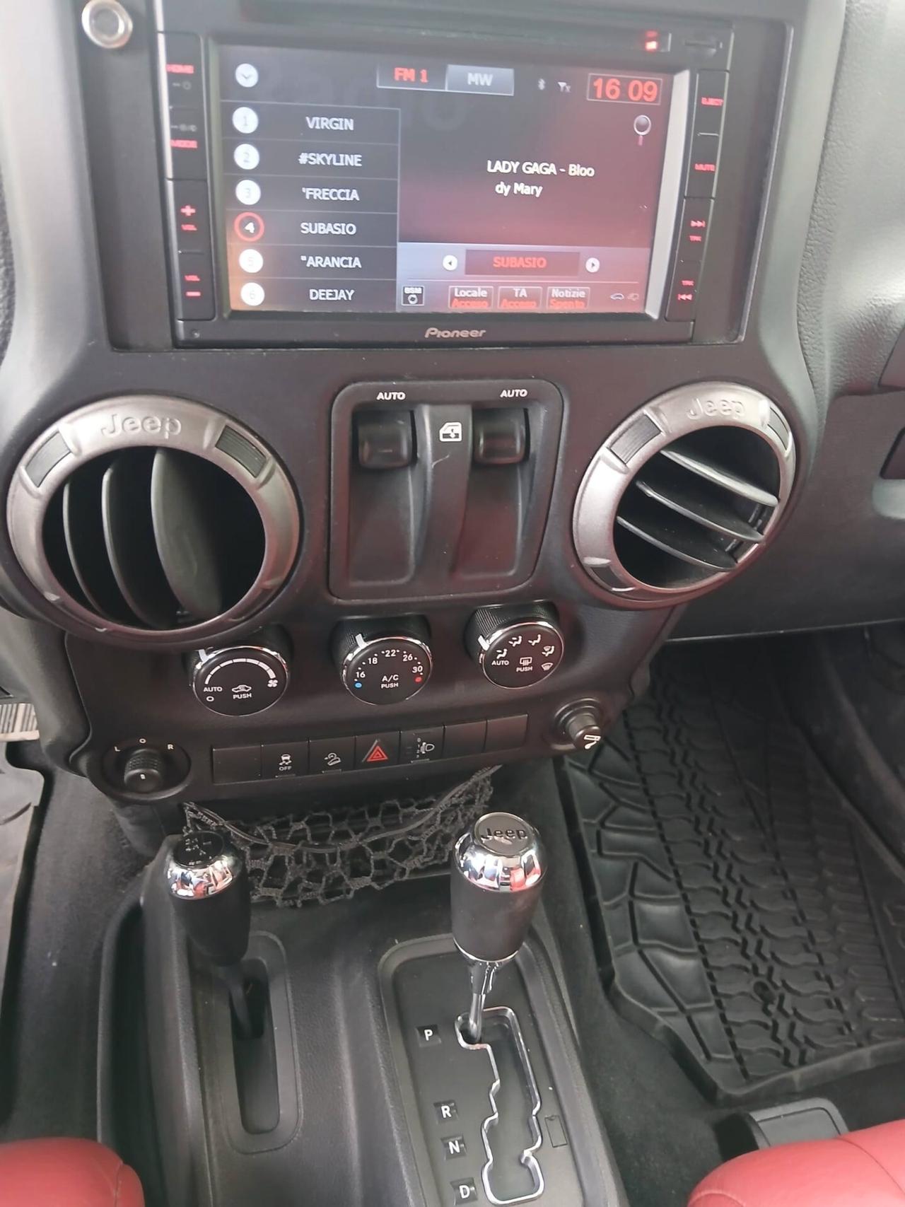Jeep Wrangler 2.8 CRD DPF Cabrio Auto SPORT
