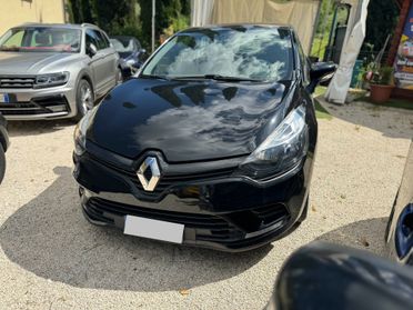 Renault Clio 1.2 75CV 5 porte NEOPATENTATI