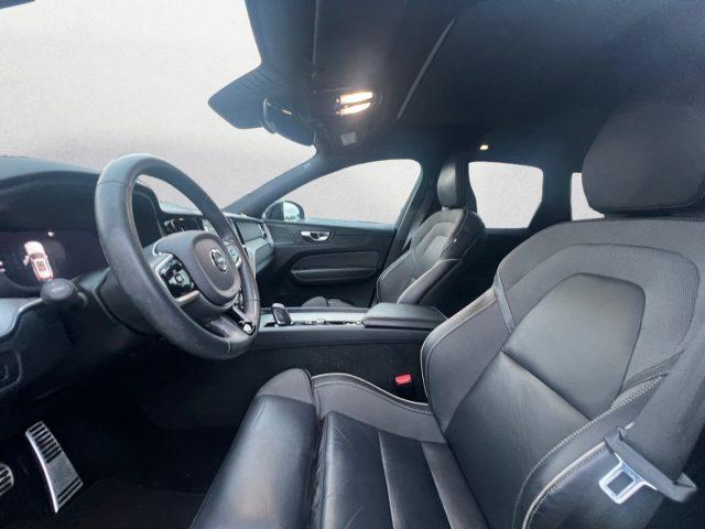 VOLVO XC60 B4 (d) AWD Geartronic R-design