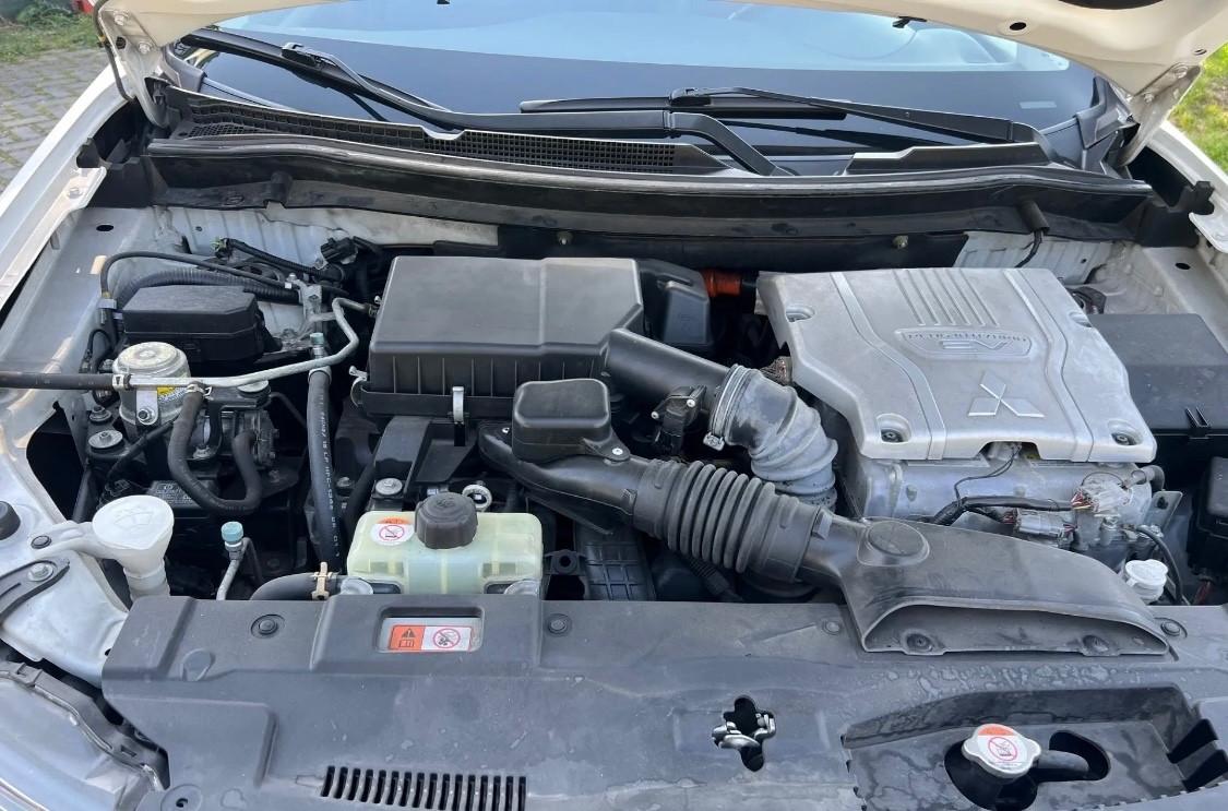 Mitsubishi Outlander 2.0 MIVEC 4WD CVT Intense