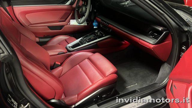 PORSCHE 992 911 Carrera 4S