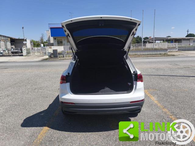 AUDI Q3 35 TDI Business S tronic