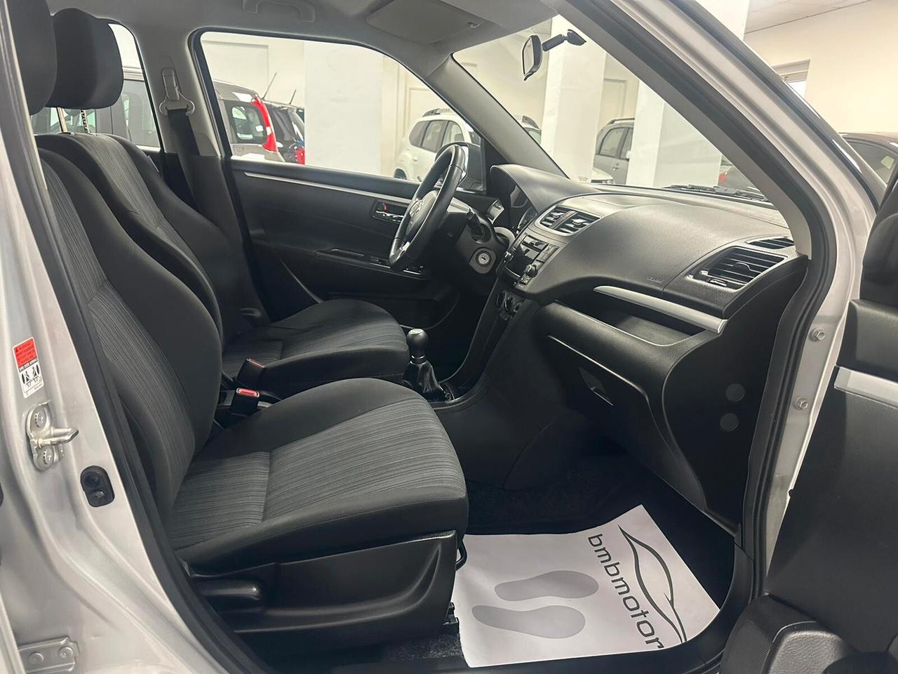 Suzuki Swift 1.2 VVT 4WD 5 porte B-Cool Bi-Color