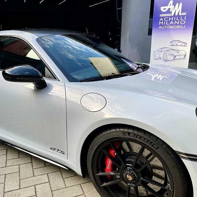 Porsche 992 Carrera 4 GTS 4 ruote sterzanti LiftSystem
