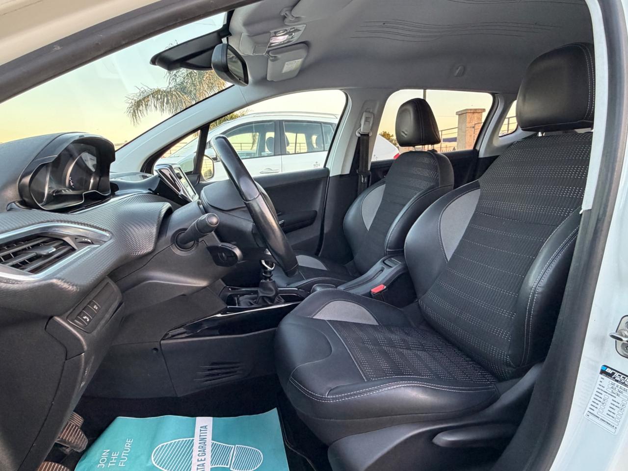 Peugeot 2008 BlueHDi 120 S&S Black Matt