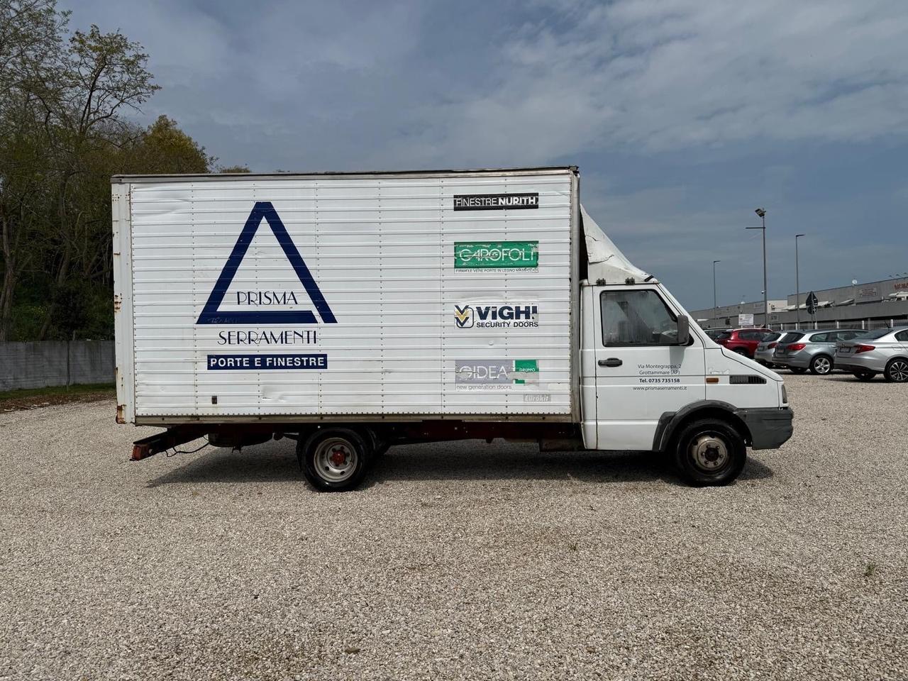 Iveco Daily 35.8 2.5 Diesel PL Cab. Classic