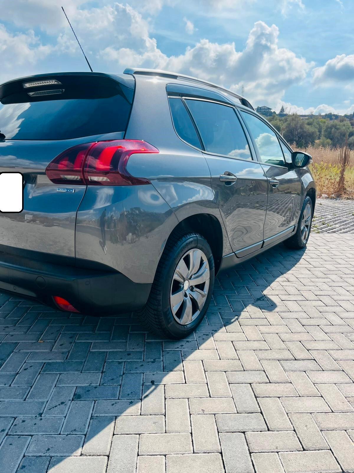 Peugeot 2008 1.6HDI PARI AL NUOVO FULL 2016