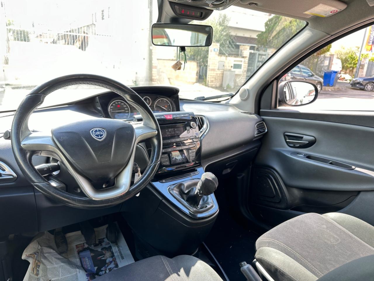 Lancia Ypsilon 1.3 MJT 95 CV Platinum-2013